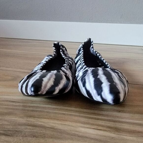 🆕️ Sigerson Morrison Lahela Ruched Pointed Toe Flats in Tie Dye Sz 36 - Picture 7 of 12